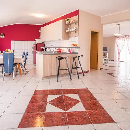Apartament & Iva Vrbnik (Primorje-Gorski Kotar)