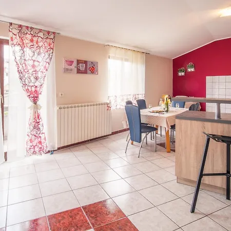 Apartament & Iva *