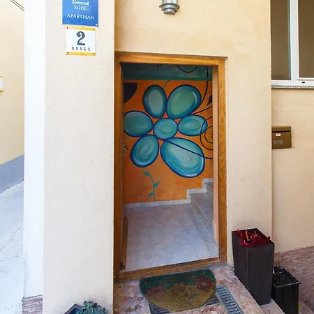 & Iva Apartament *